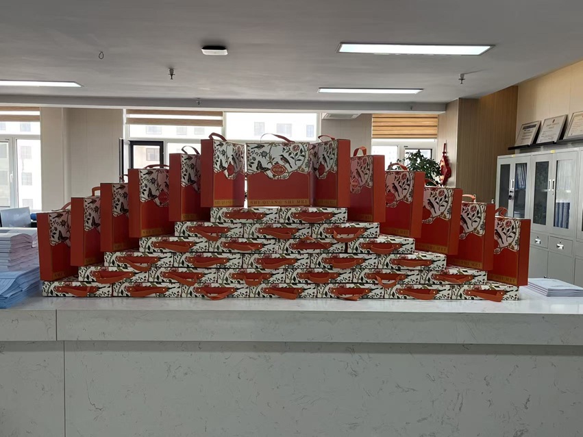 雙節(jié)同慶暖人心 歡聚一堂凝合力 甘肅信合工程設(shè)計有限公司 甘肅恒達工程檢測有限公司 雙節(jié)福利發(fā)放暨員工聚餐活動圓滿舉行