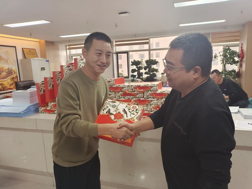 雙節(jié)同慶暖人心 歡聚一堂凝合力 甘肅信合工程設(shè)計有限公司 甘肅恒達工程檢測有限公司 雙節(jié)福利發(fā)放暨員工聚餐活動圓滿舉行